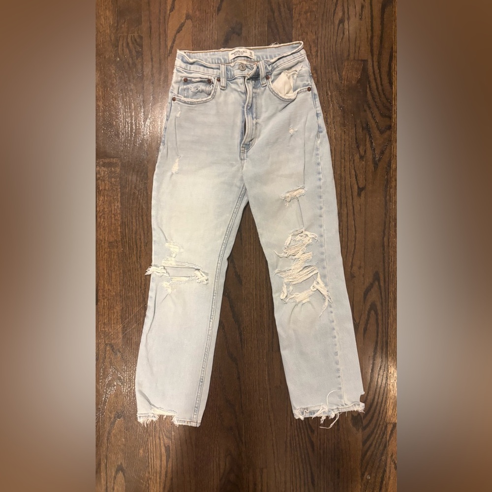 Abercrombie & Fitch Light Blue Distressed ankle Jeans - Picture 5 of 6